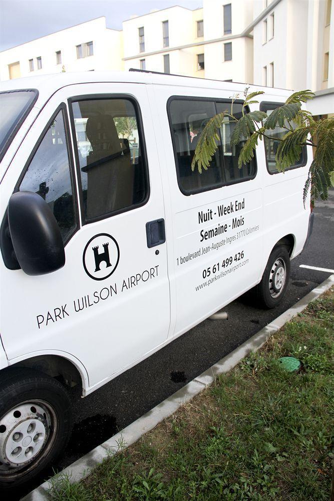 Park Wilson Airport Apartahotel
