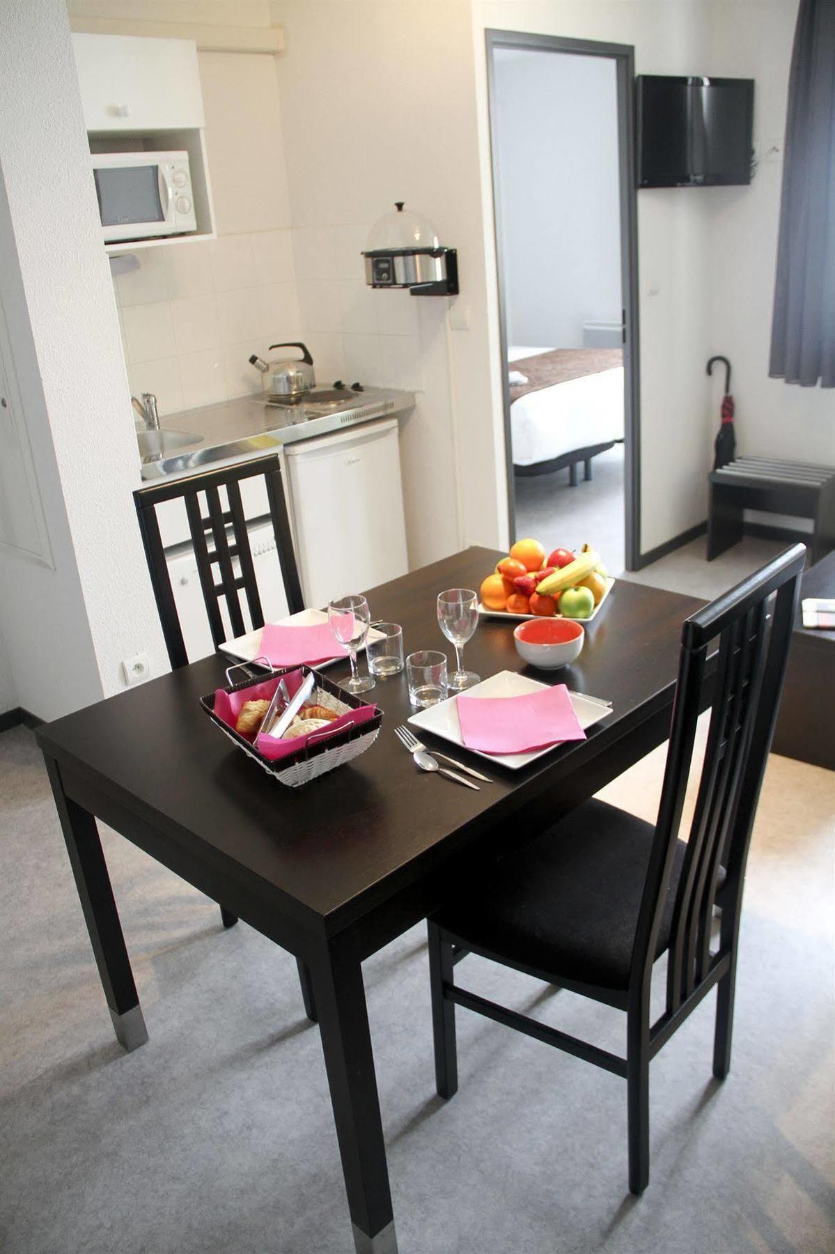Park Wilson Airport Apartahotel Colomiers