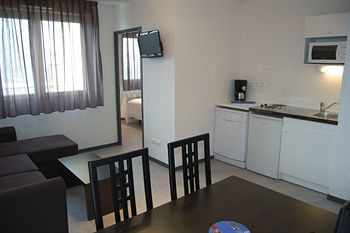 Park Wilson Airport Aparthotel 3*